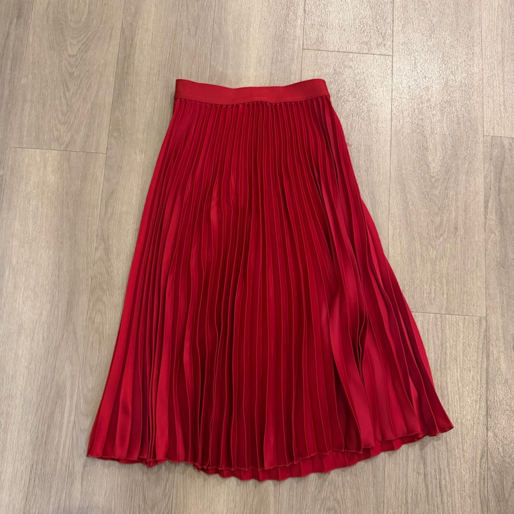 H&M Vibrant Red A-Line Skirt